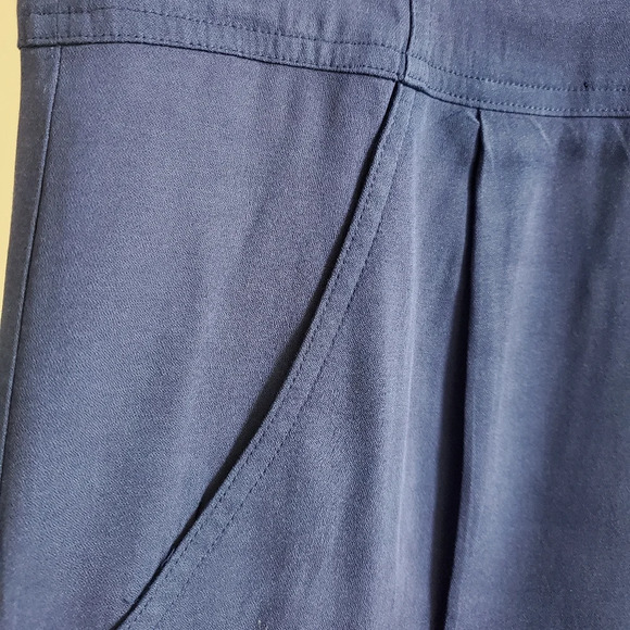 Theory blue vneck sleeveless sheath dress with pockets size 4! - Picture 4 of 12